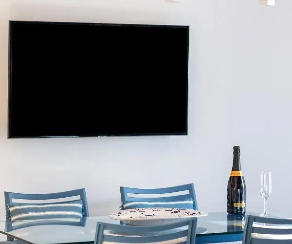 Coral Apartment